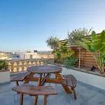 Casa de Férias Stunning 3br Townhouse With Private Rooftop By Sf Homes St. Paul's Bay