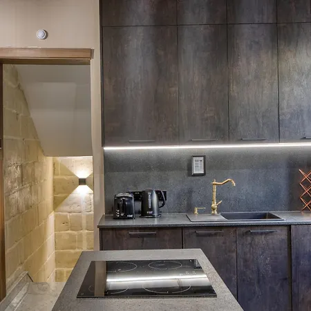 Stunning 3br Townhouse With Private Rooftop By Sf Homes *