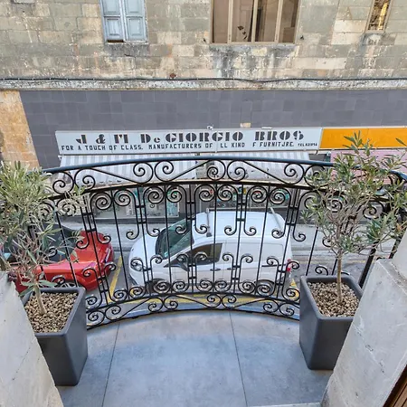 Stunning 3br Townhouse With Private Rooftop By Sf Homes