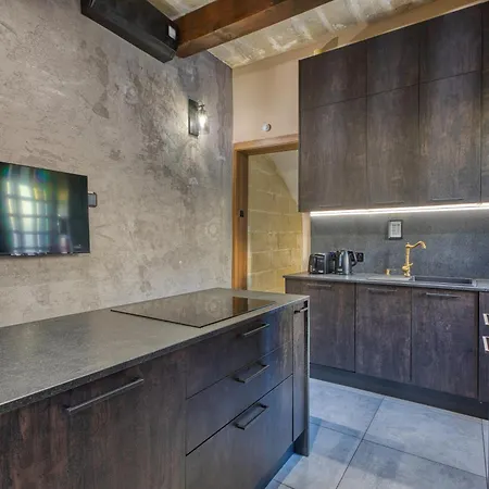 Stunning 3br Townhouse With Private Rooftop By Sf Homes Feriehus San Pawl il-Baħar