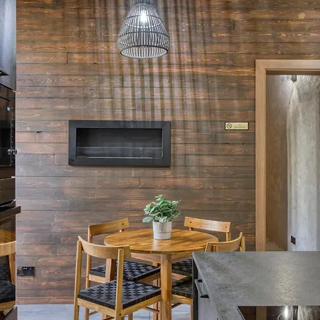 Stunning 3br Townhouse With Private Rooftop By Sf Homes