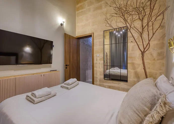 Case de vacanță Stunning 3br Townhouse With Private Rooftop By Sf Homes St. Paul's Bay