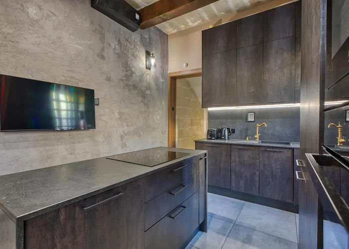 Stunning 3br Townhouse With Private Rooftop By Sf Homes Case de vacanță St. Paul's Bay