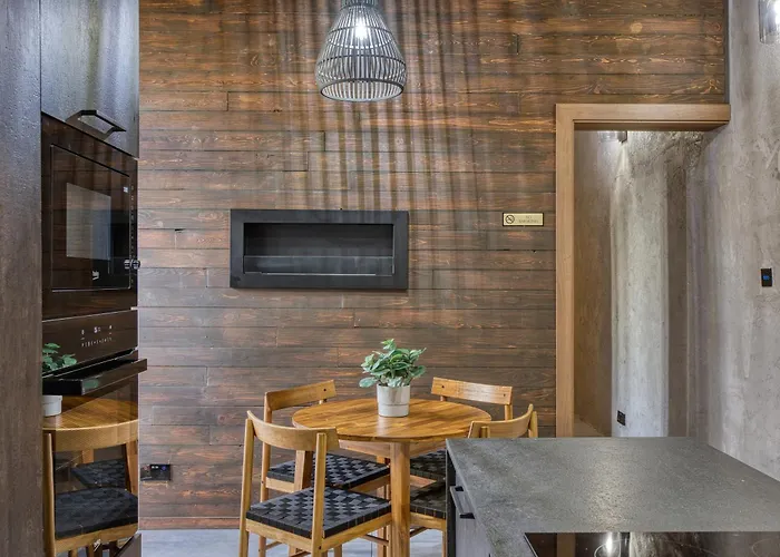 Stunning 3br Townhouse With Private Rooftop By Sf Homes