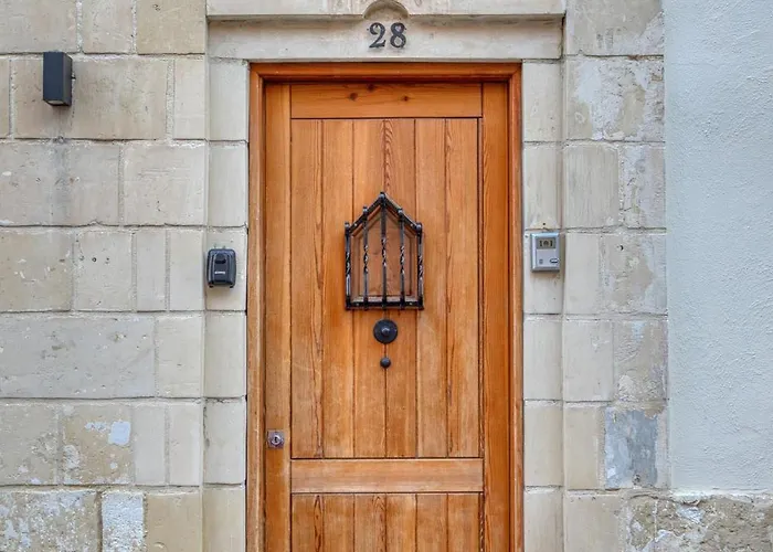 Stunning 3br Townhouse With Private Rooftop By Sf Homes